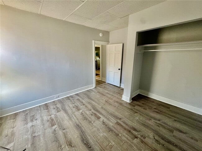 Building Photo - 113 W Main St