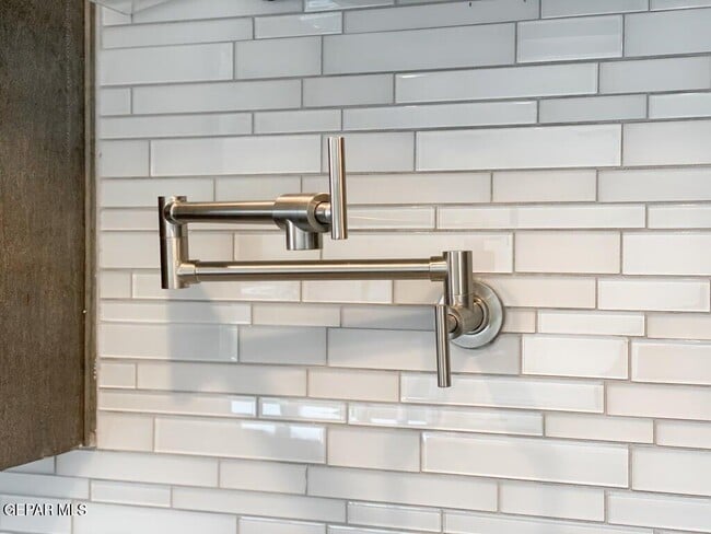 Building Photo - 940 Keenland Ave