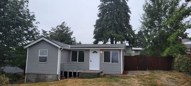 Building Photo - Cozy South Beacon Hill Cottage with 2 bedr...