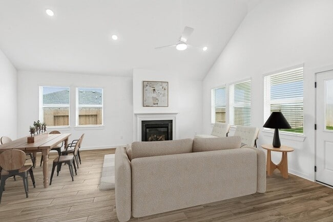 Building Photo - 121 Knight Byu Dr