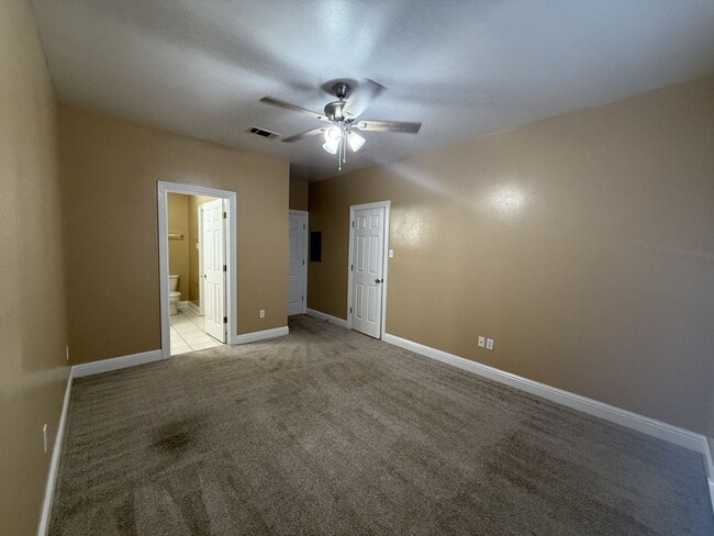 Building Photo - 217 Penny Ln