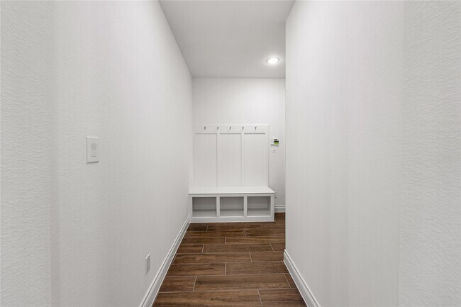 Building Photo - 28618 Casen Ranch Ln