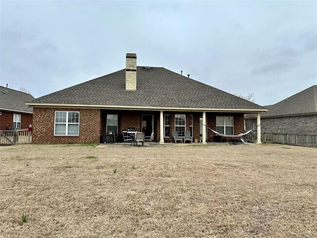 Building Photo - 8824 Alderwood Way