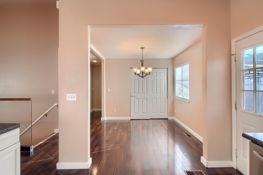 Building Photo - 3884 W 63rd Pl