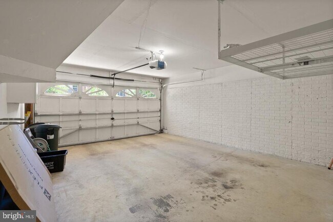 Building Photo - 6708 Ordsall St