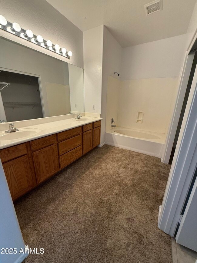 Building Photo - 16828 S Aqua Ct