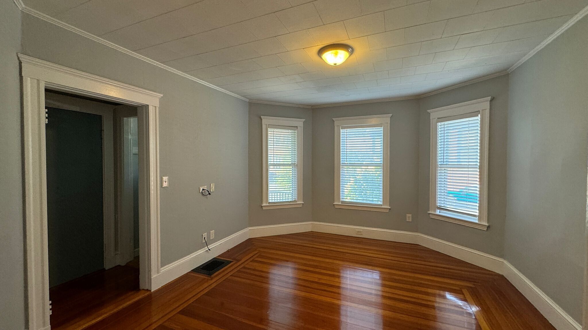 Building Photo - 2 Cambridge Ter