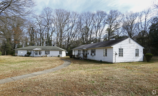 Building Photo - Plaza Terrace Senior Apartments 55+