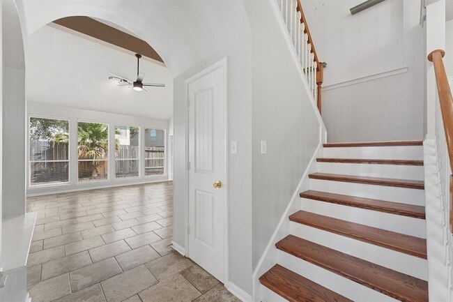 Building Photo - 17206 Stonebridge Trail