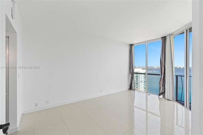 Building Photo - 7601 E Treasure Dr