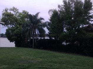 outside view of the lake - 2893 S Osceola Ave