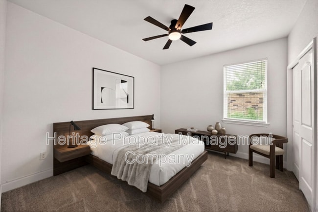 Building Photo - 7915 Cenote Dr