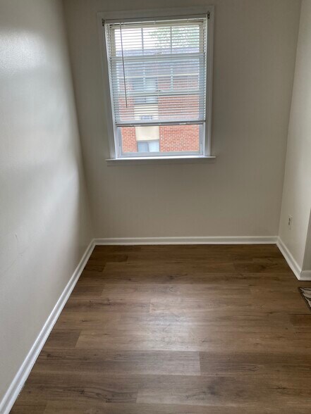 Building Photo - 637 Willow Way