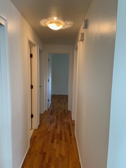 Building Photo - 1179 N Park Ave