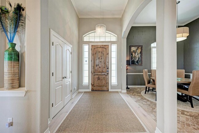 Building Photo - 545 Tom Sawyer Rd