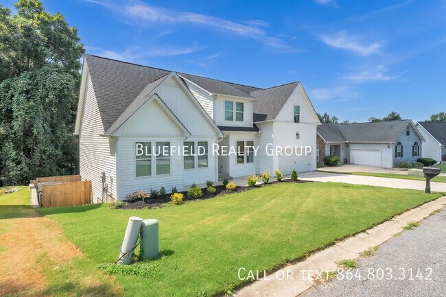 Building Photo - 713 Rockcliff St