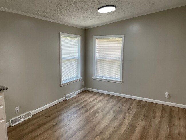 Building Photo - Beautiful 3 Bed, 2.5 Bath Home located in ...
