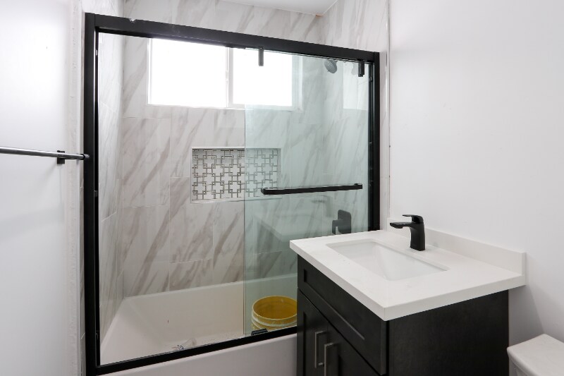 Building Photo - 410 Lucas Ave