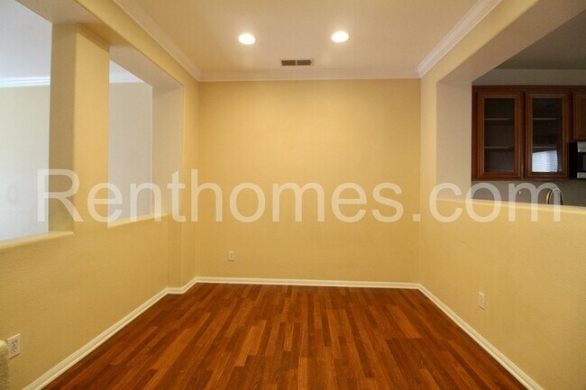 Building Photo - 13330 Via Bellarado