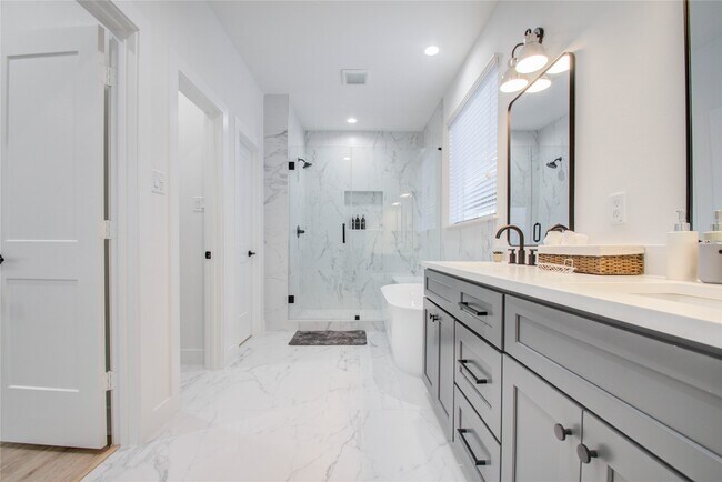 Building Photo - 4109 Hare St