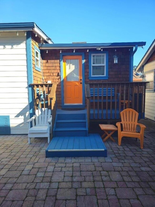 Building Photo - 229 Moana Pl