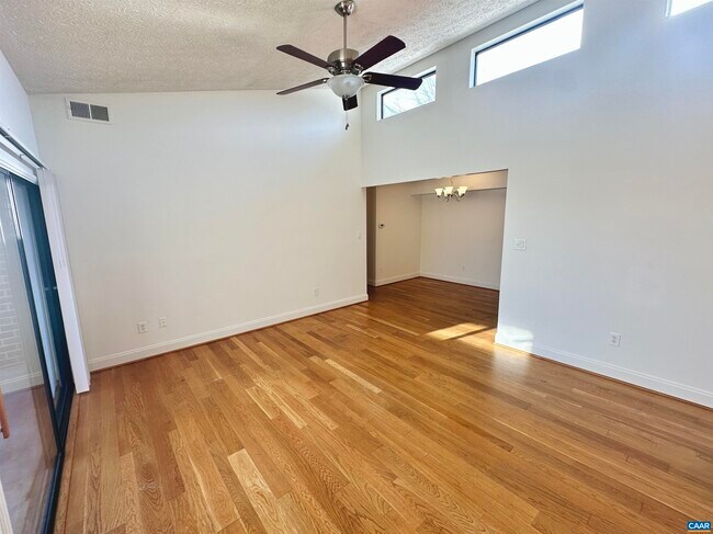 Building Photo - 104 Turtle Creek Rd