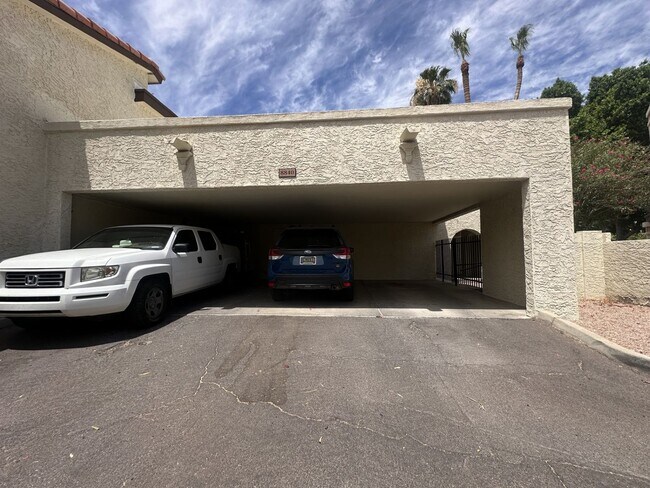 Building Photo - Point South Mountain; Located in the highly desirable Point South Mountain Community, resort styl...
