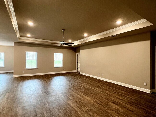 Building Photo - 10498 S Redland St