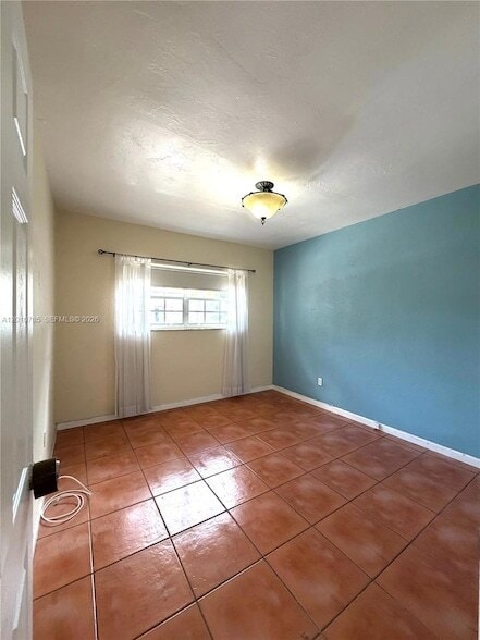 Building Photo - 1840 SW 29th Ave