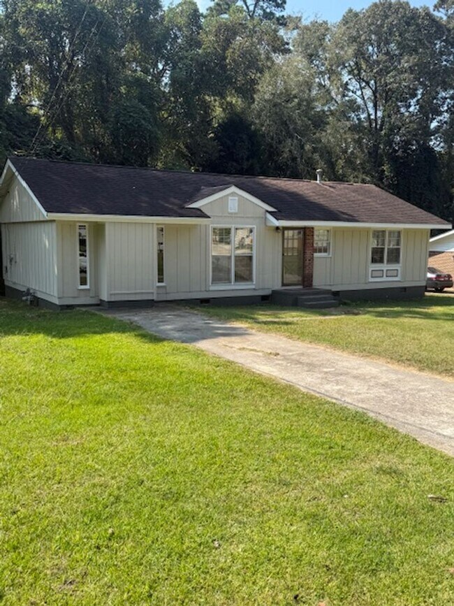 Primary Photo - 205 Chesterfield Pl
