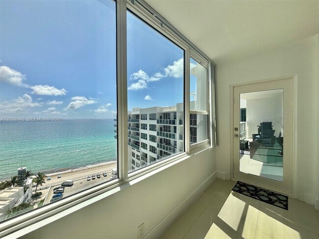 Building Photo - 3505 S Ocean Dr