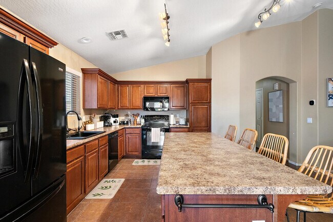 Building Photo - 2949 E Crescent Way