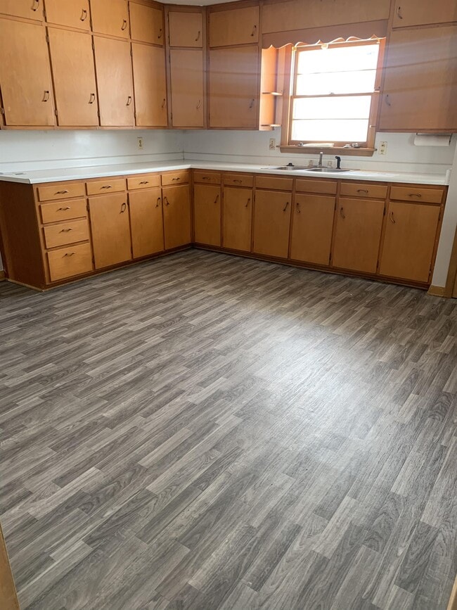 Building Photo - 111 Ann St