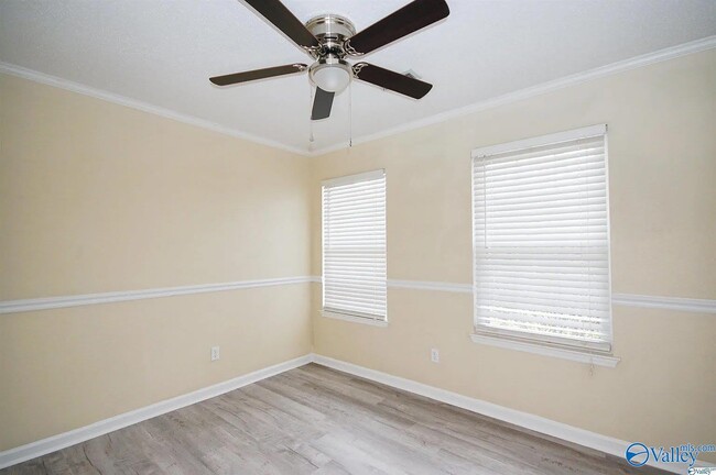 Building Photo - 102 Vistawood Ct