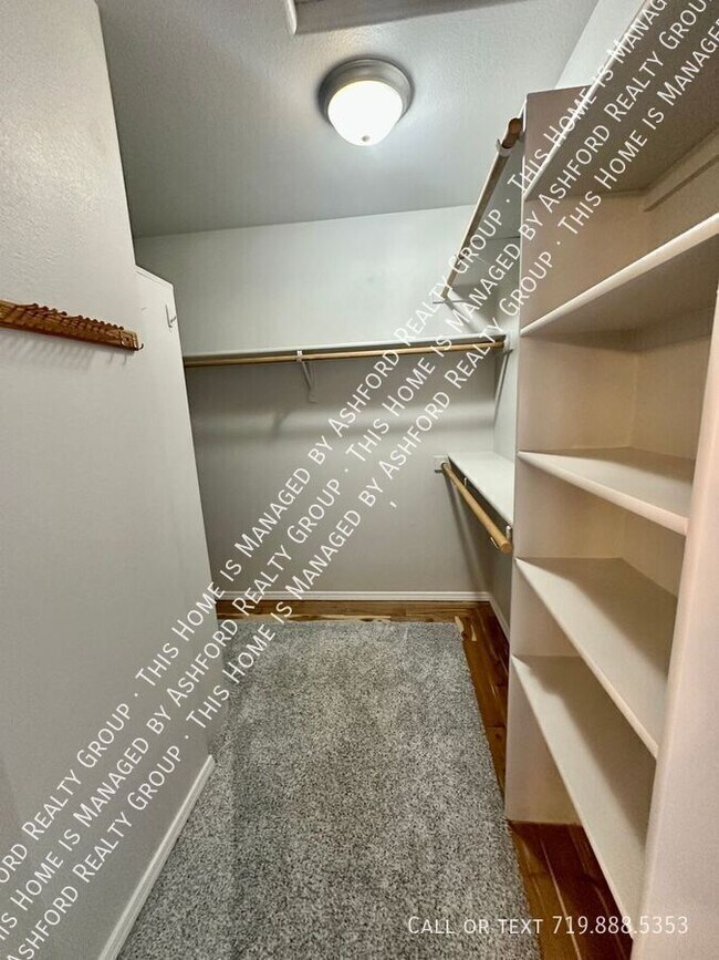 Building Photo - 8316 Cooper River Dr
