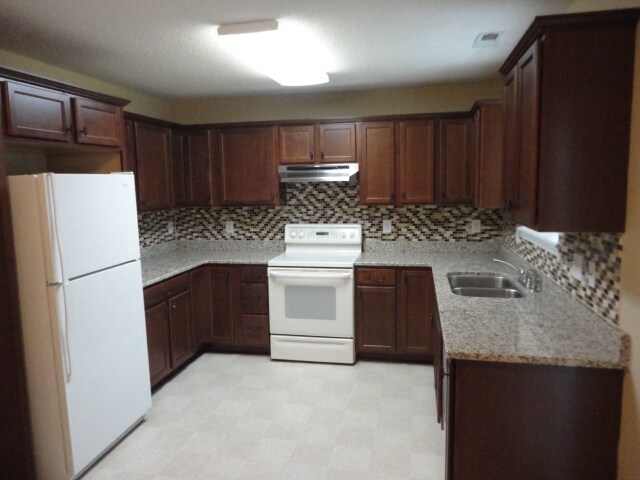 Building Photo - 4608 Dolwick Dr