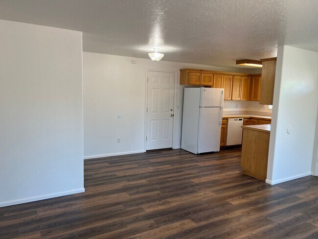 Building Photo - Newly updated 3-bedroom, 2-bathroom duplex with a garage!  $500 OFF YOUR FIRST MONTH'S RENT!