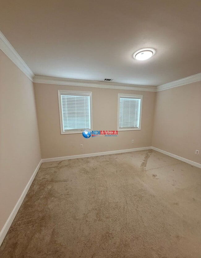 Building Photo - Nice 2-story house in the City of BUFORD schools