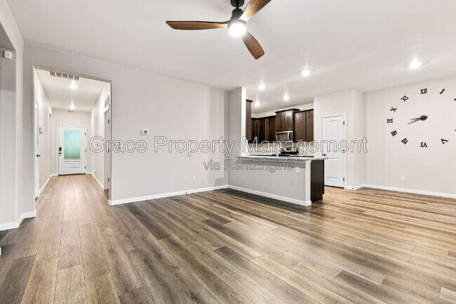 Building Photo - 8883 Ventura Ct