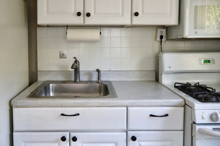 Building Photo - 37 Moran Ave