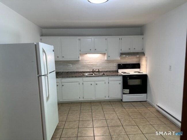 Building Photo - 16 A St