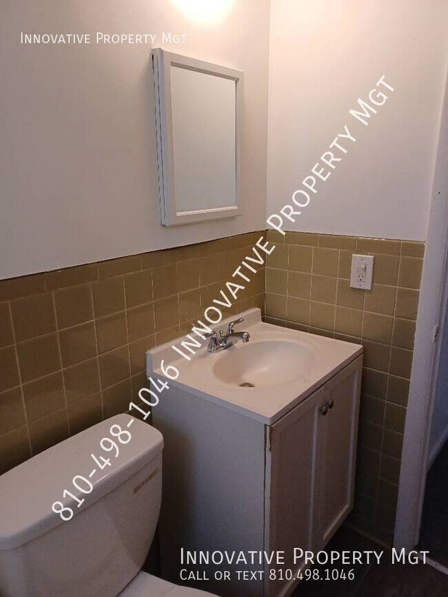 Building Photo - College Cultural 1 bedroom apartment! Most...