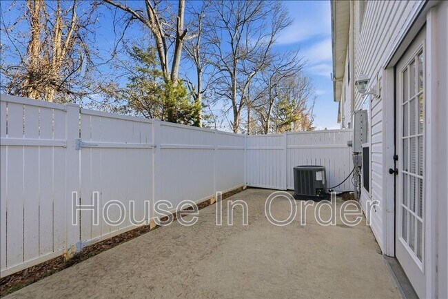 Building Photo - 48 Ridgestone Cir