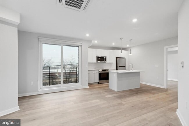 Building Photo - 3449 Scotts Ln