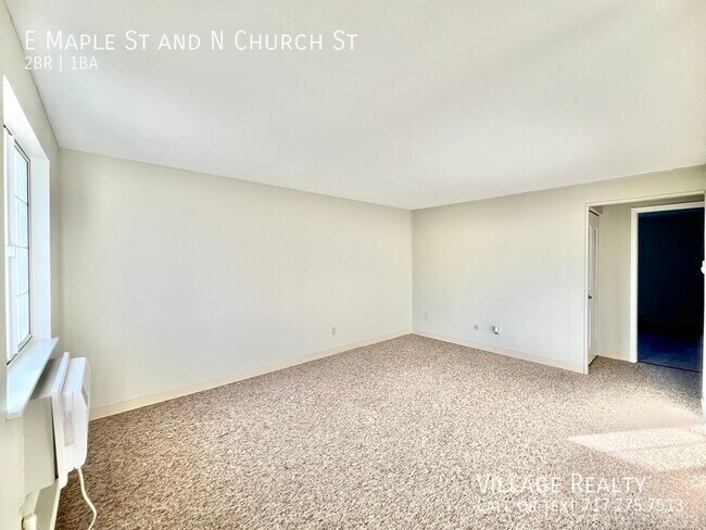 Building Photo - 361 E Maple St