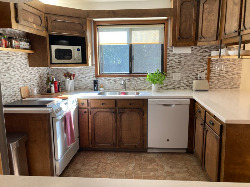 Building Photo - 635 Via Casa