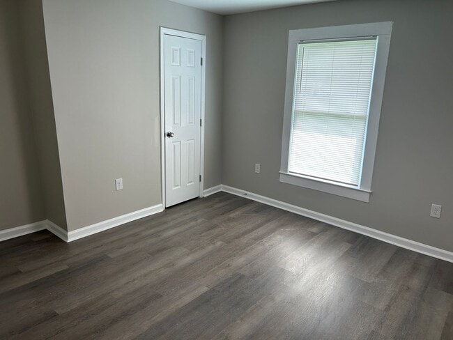 Building Photo - 412 W Twenty-Seventh St