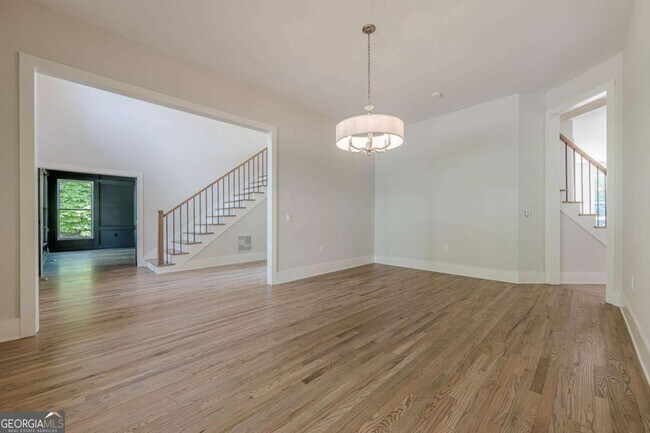 Building Photo - 2555 Chattahoochee Ln