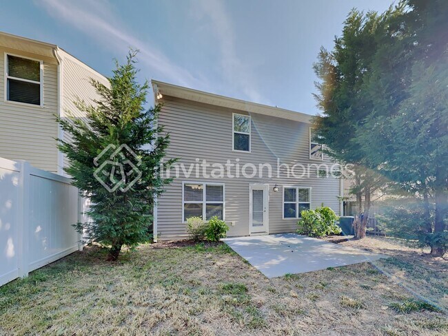 Building Photo - 1015 Mearn Rd