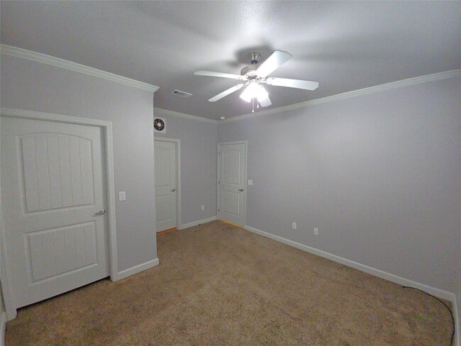 Building Photo - 2607 Virginia Ave